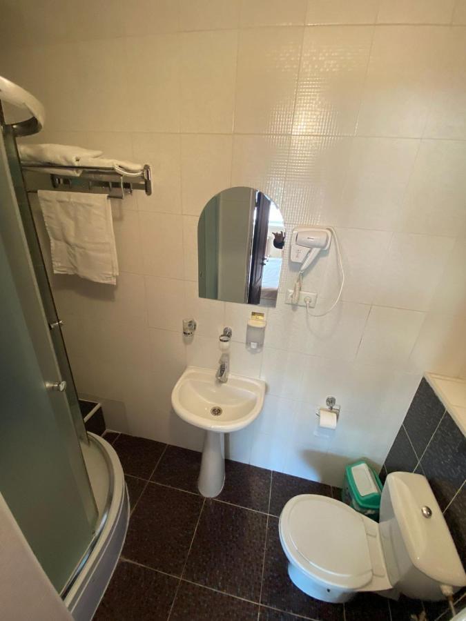 Ulpan Mini Hotel Astana Exteriör bild