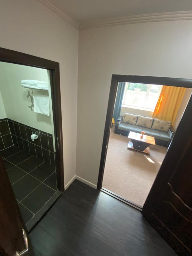 Ulpan Mini Hotel Astana Exteriör bild