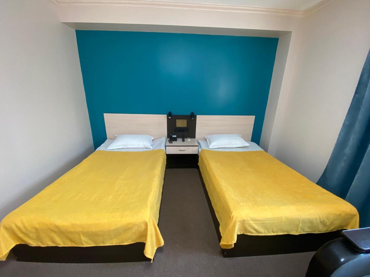 Ulpan Mini Hotel Astana Exteriör bild