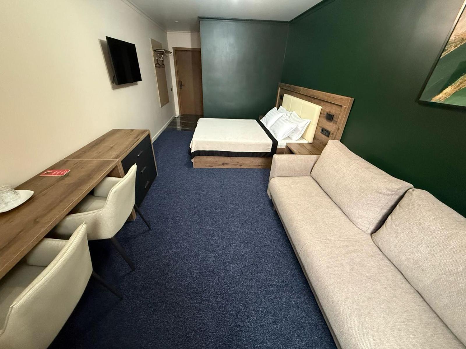 Ulpan Mini Hotel Astana Exteriör bild